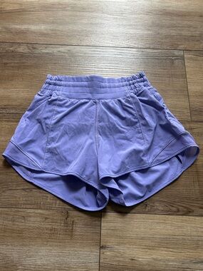 Women athletic shorts LuluLemon high rise 2.5 size 4 lavender shorts